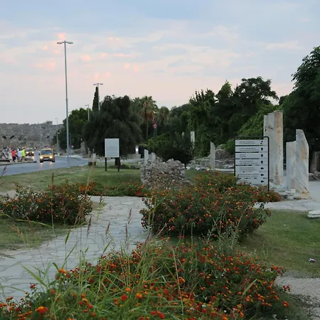 Lale Park Ξενοδοχείο 2*